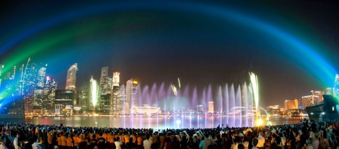 การแสดง แสง สี เสียง และ น้ำพุ ที่ Marina Bay Sands